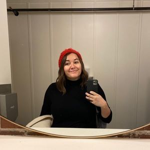 Meet your Posher, Emily